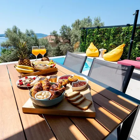 Elean Private Pool & Sea View