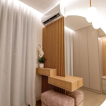 Elean Private Pool & Sea View Apartment