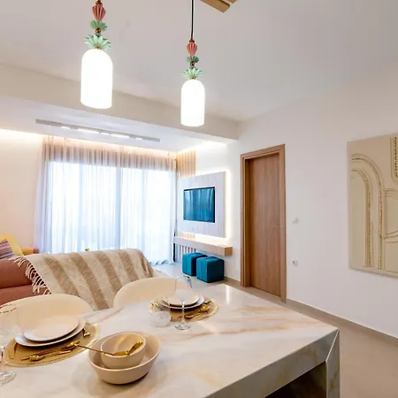 Elean Private Pool & Sea View Apartment